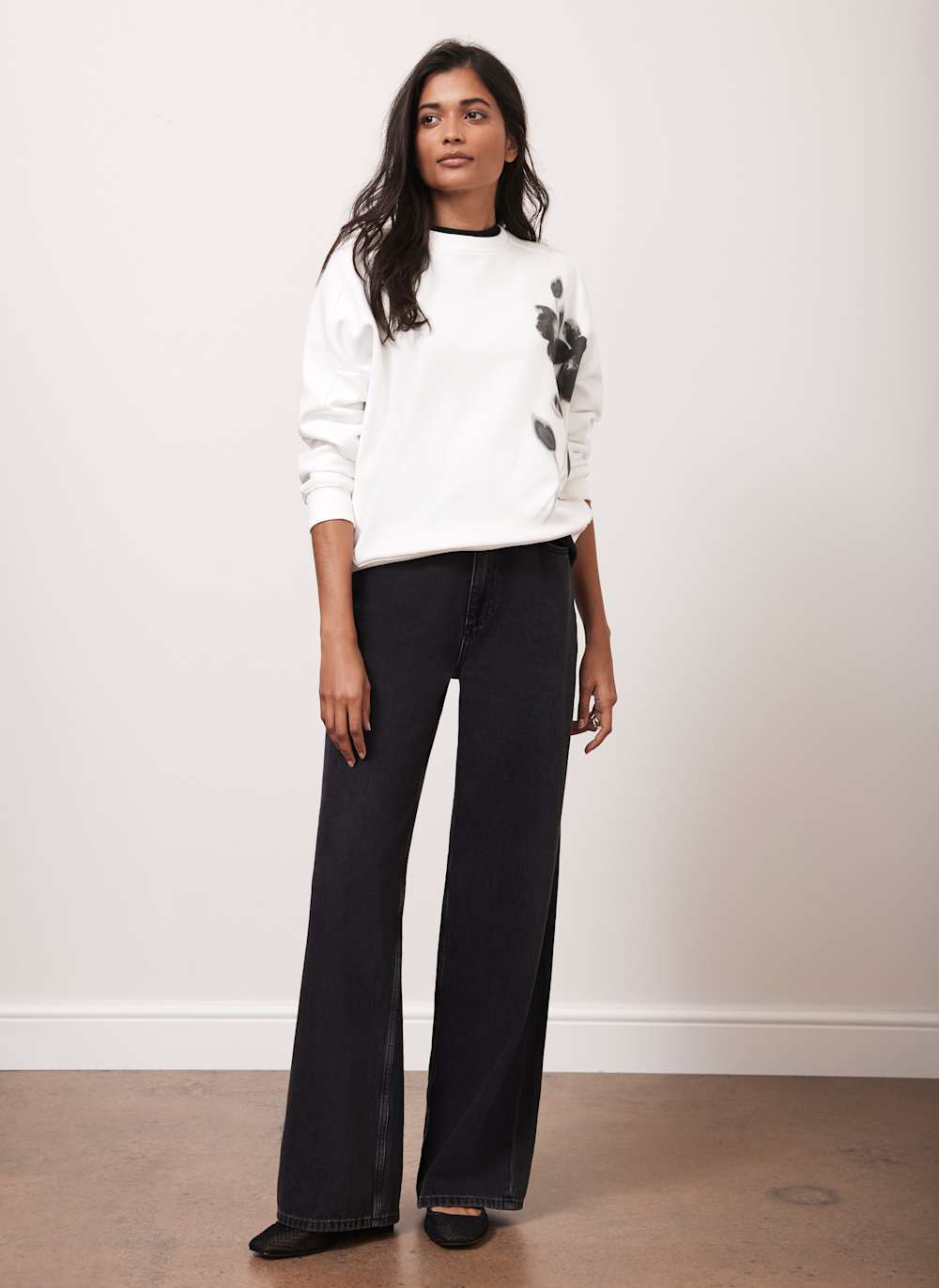 White Flower Print Sweatshirt