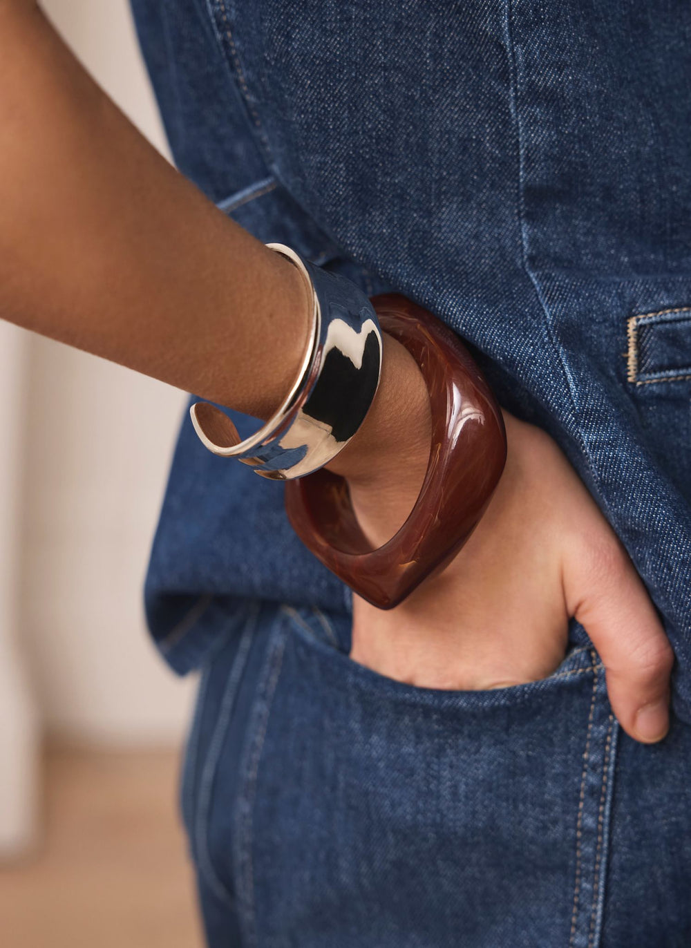 Neutral Two Pack Resin Bangle Set