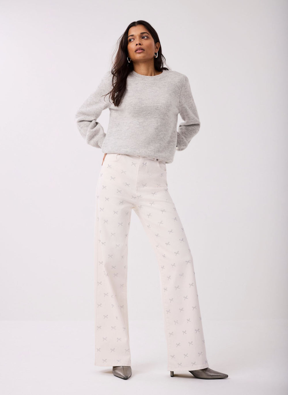 White Bow Embellished Wide Jeans