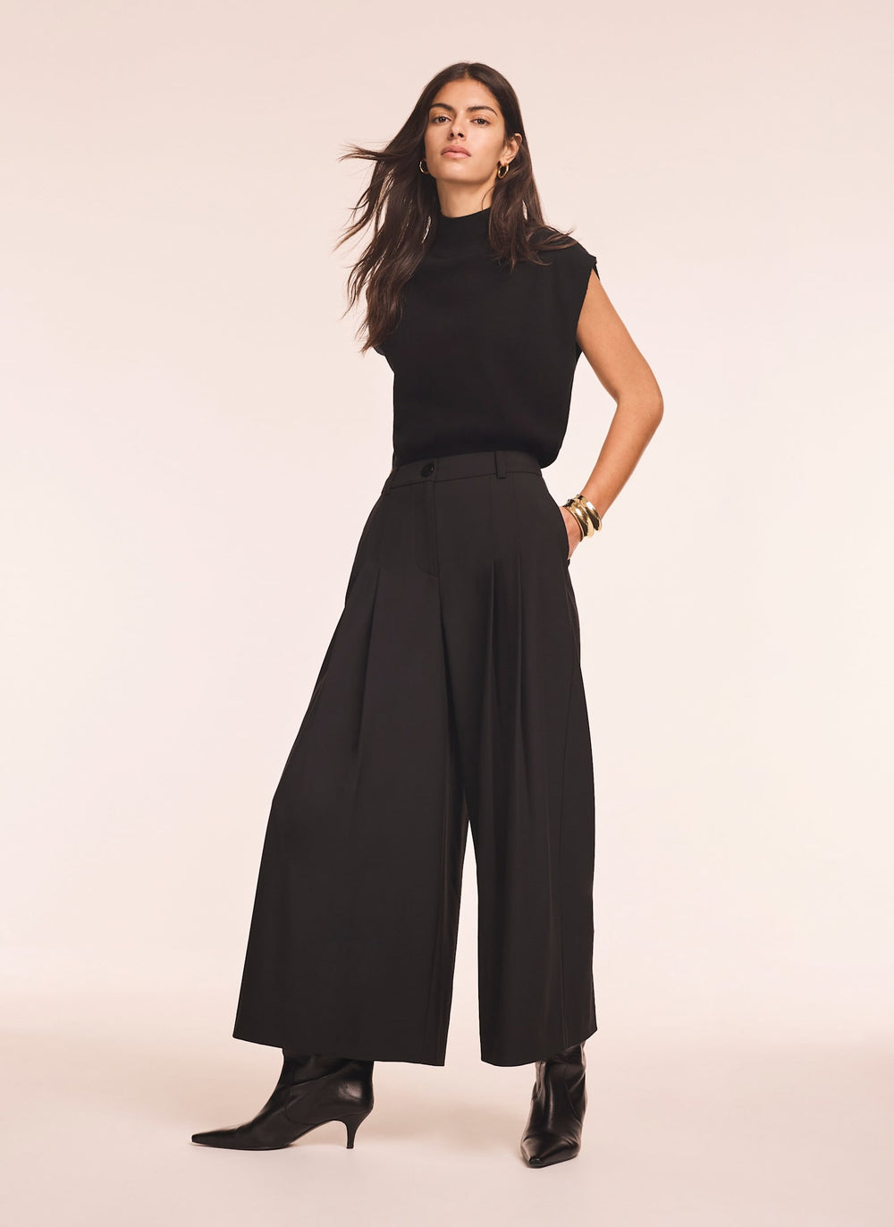 Black Pleat Detail Crop Wide Trousers