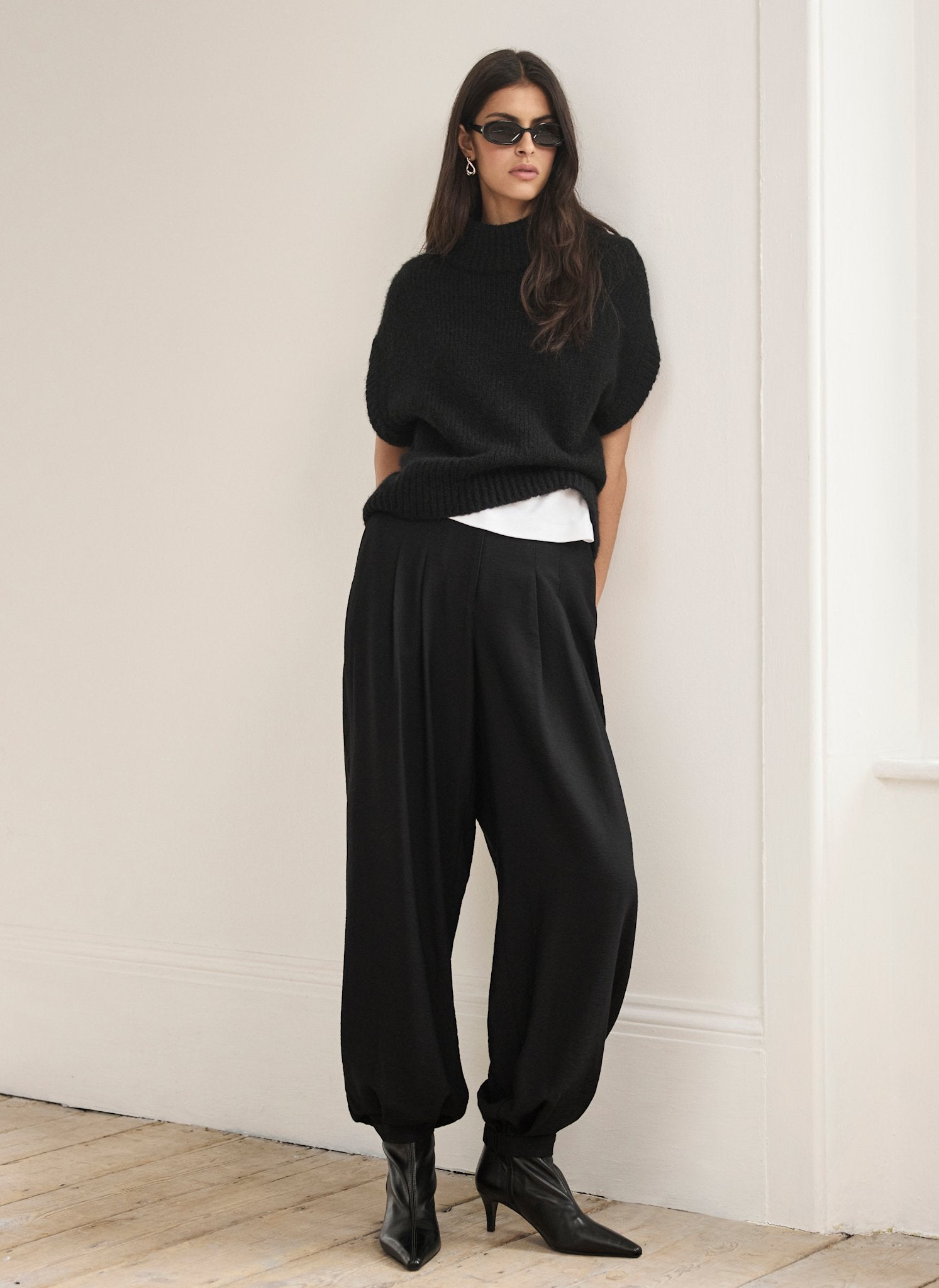 Black Soft Balloon Trousers – Mint Velvet