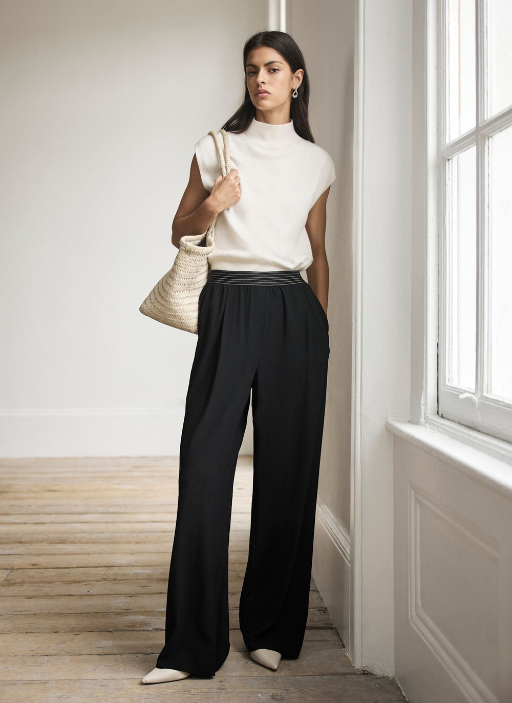 Black Wide Leg Elasticated Waistband Trousers