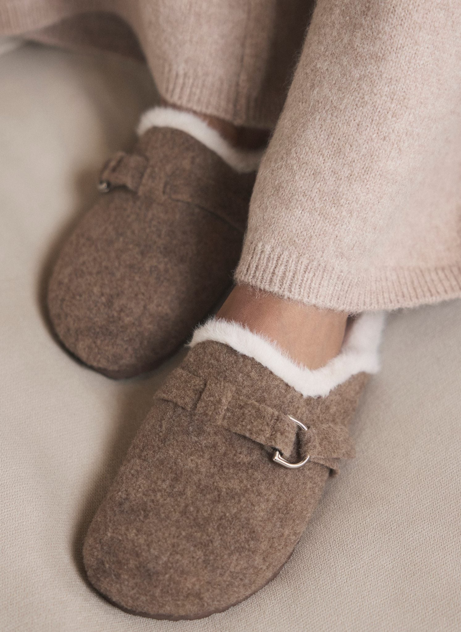 Neutral Felt Clog Slippers – Mint Velvet