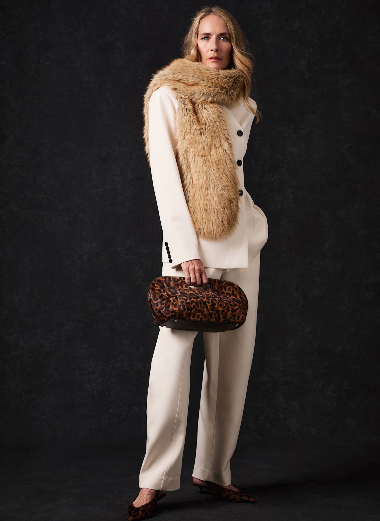 Neutral Faux Fur Scarf – Mint Velvet