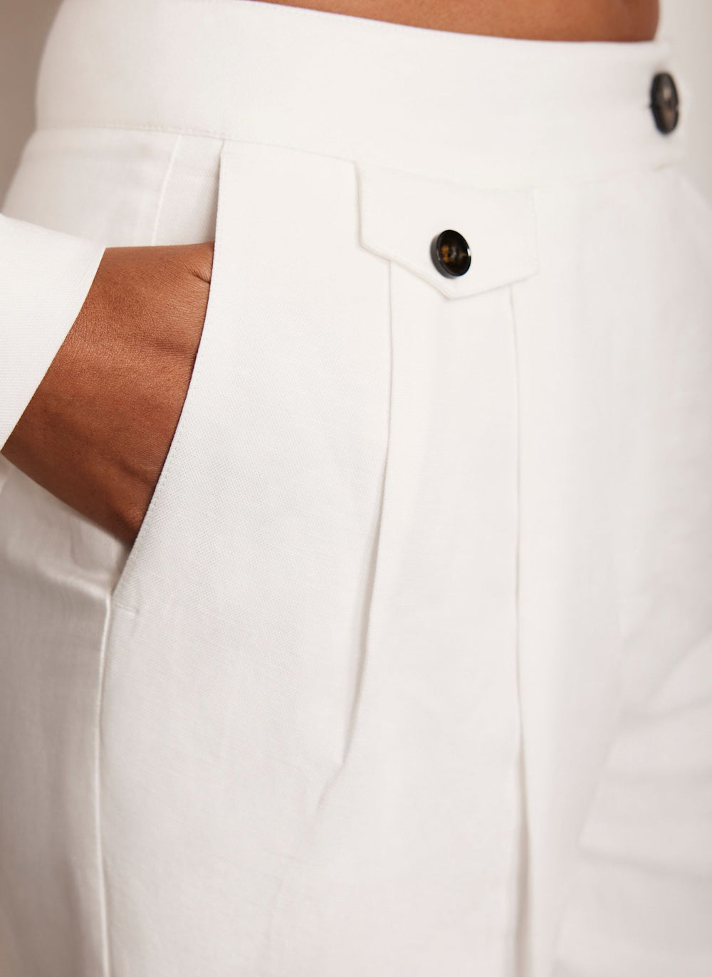 White Linen Blend Barrel Trousers