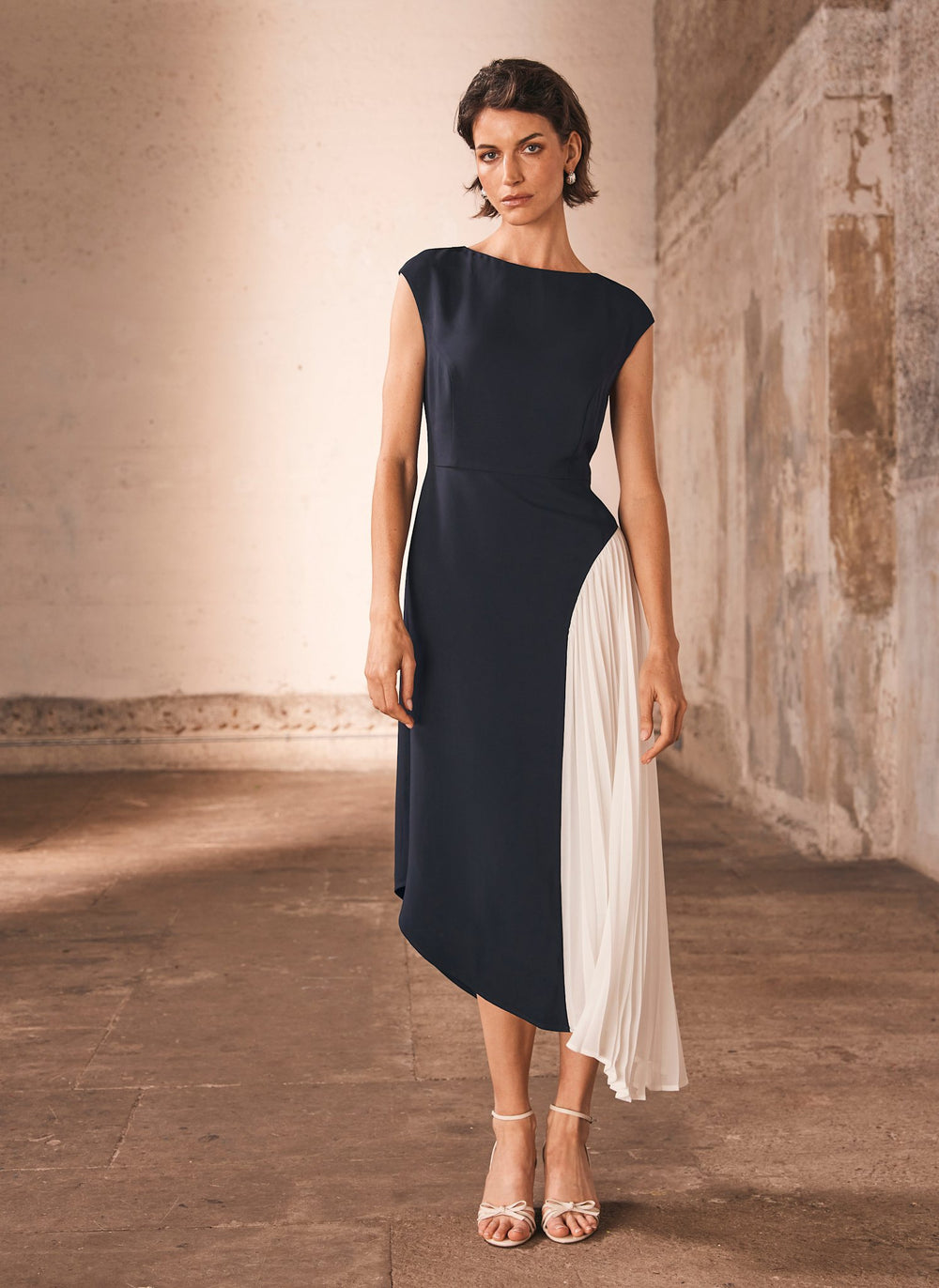Navy Contrast Pleat Maxi Dress
