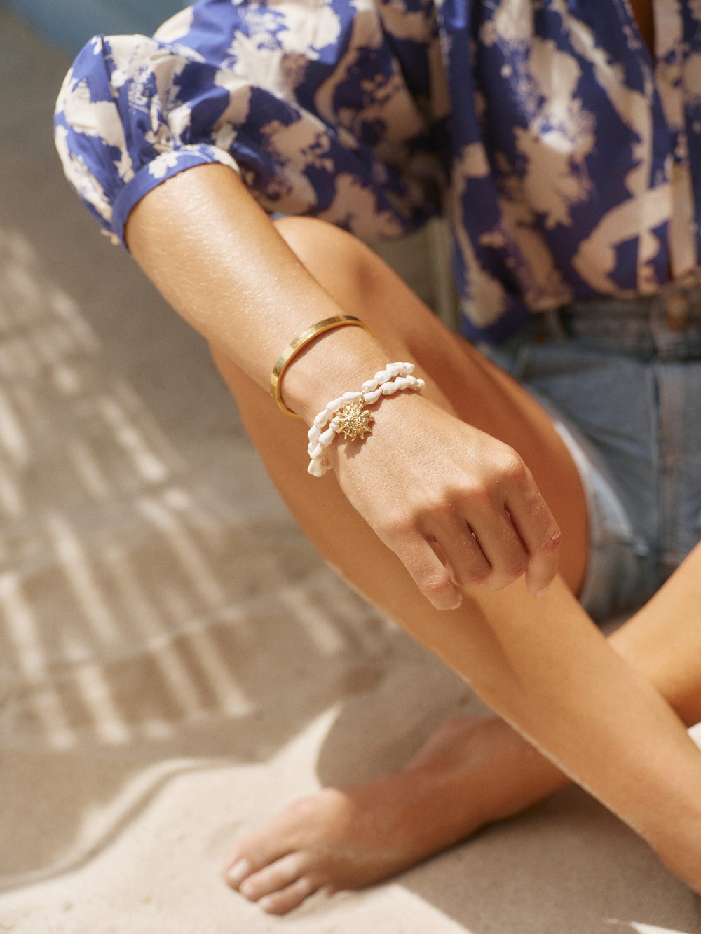 Gold Tone Shell Double Layered Charm Bracelet