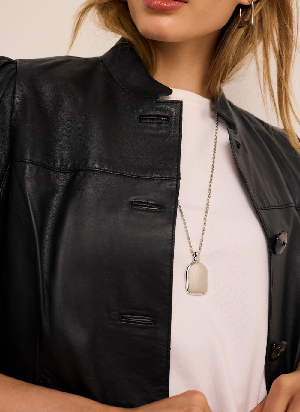 Silver Tone Pendant Necklace