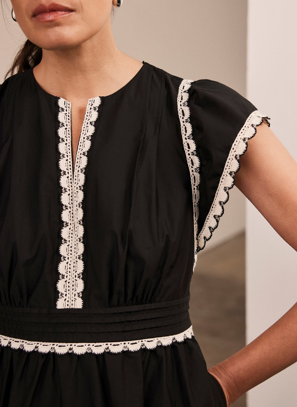 Black Cotton Scallop Trim Midi Dress