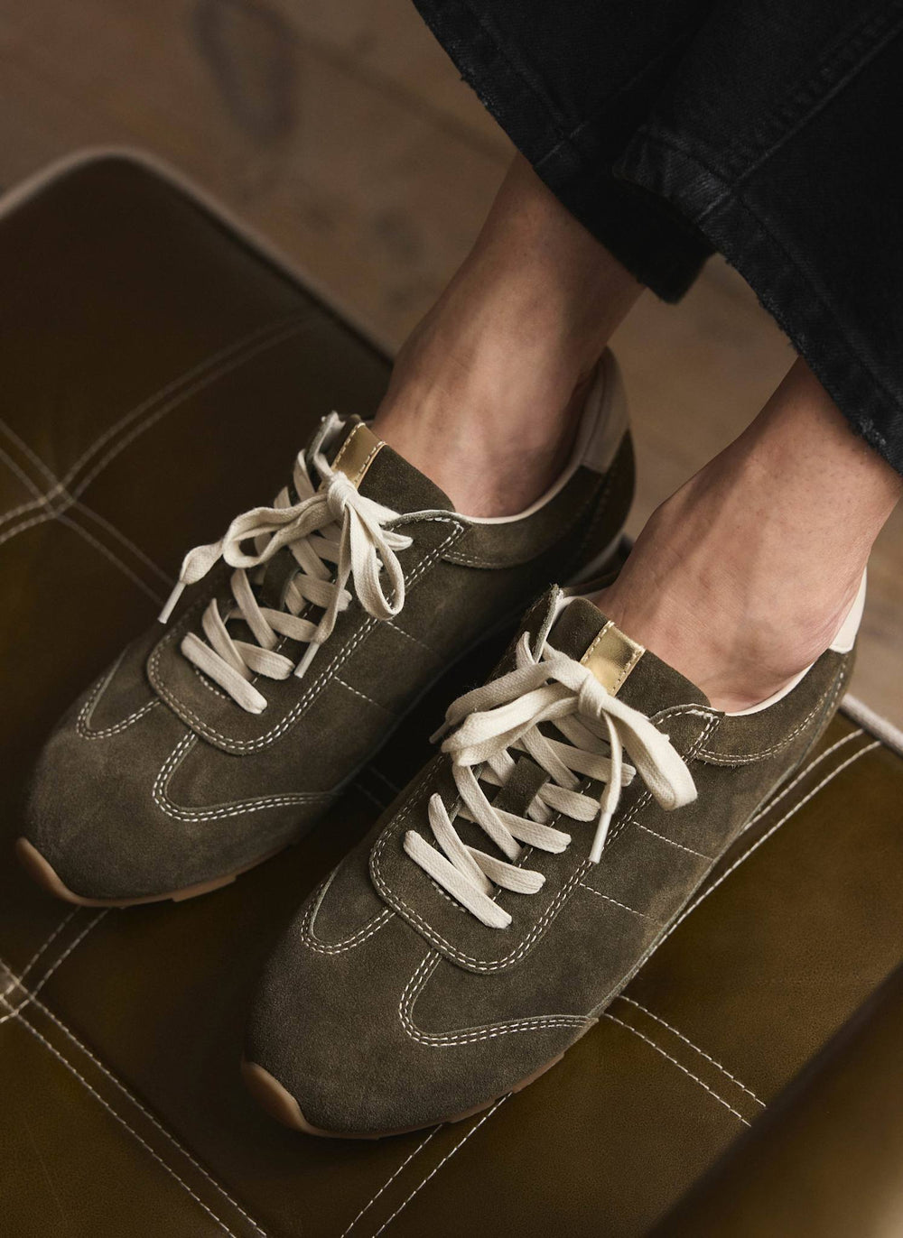 Vick Olive Green Suede Trainers