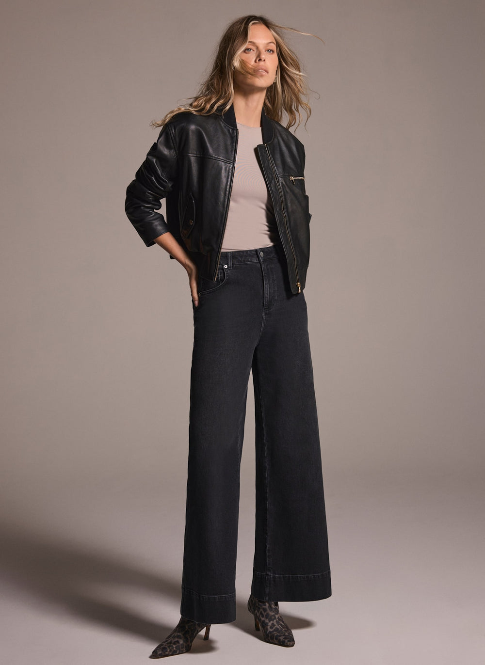 Washed Black Wide Jeans