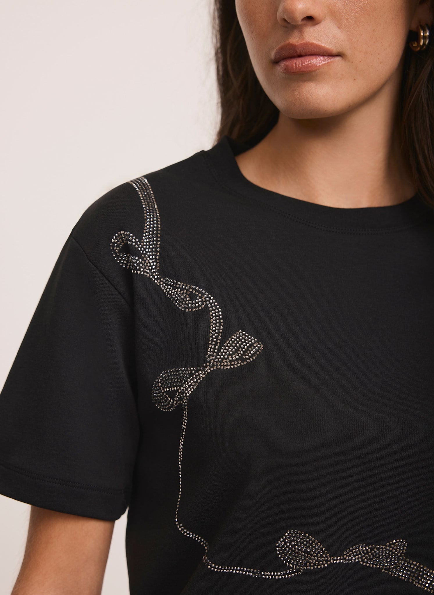 Black Embellished Graphic Ribbon T-Shirt – Mint Velvet