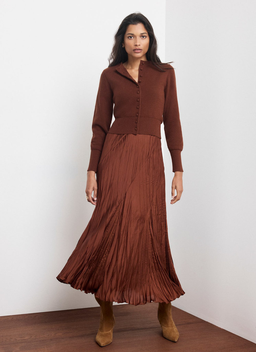 two in one midi dress Brown 2-in-1 – Mint Velvet gold party dresses Color:Sliver Gray This elegant dress features How To Coordinate Bridesmaid
