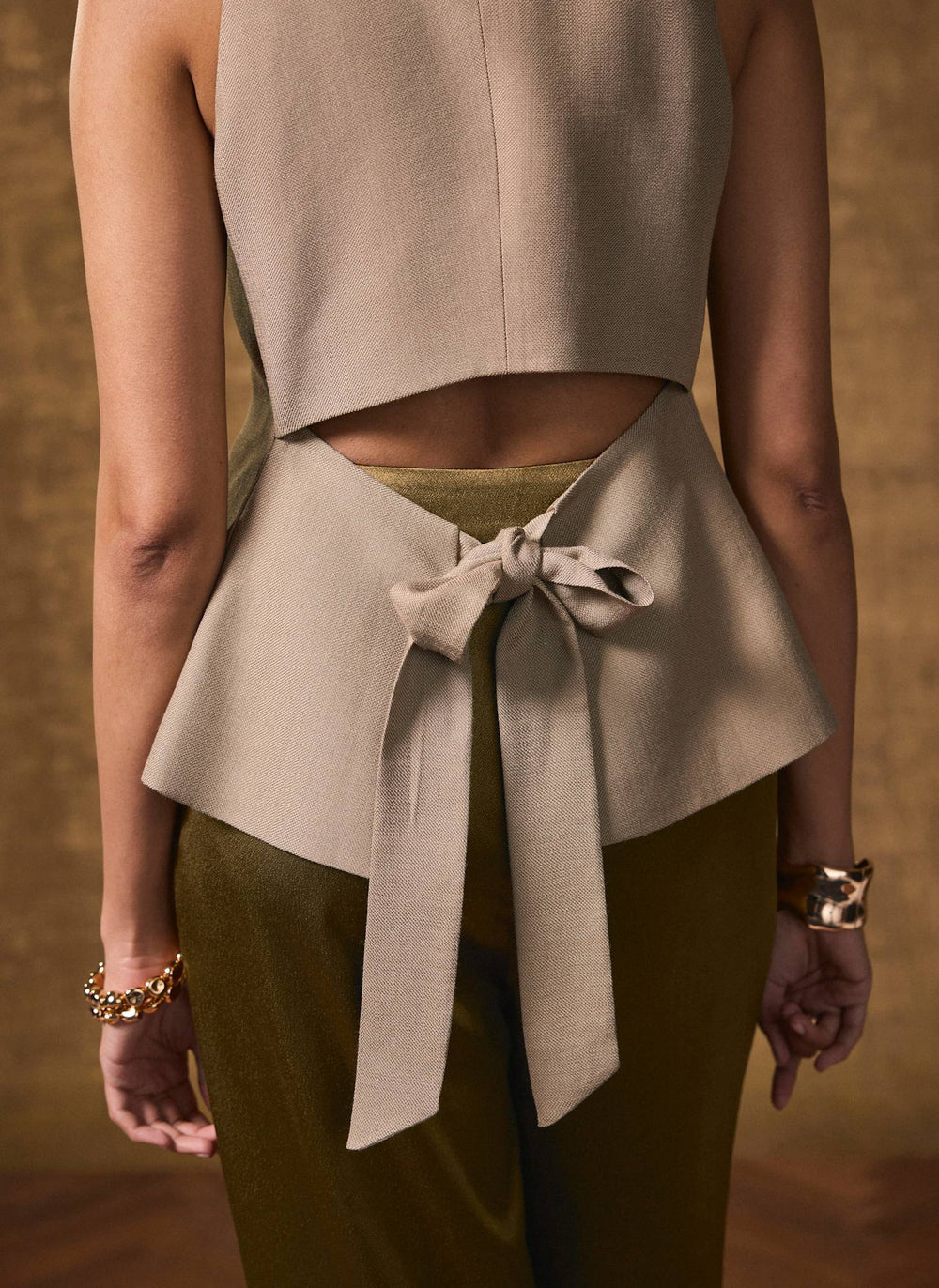 Neutral Asymmetric Backless Waistcoat
