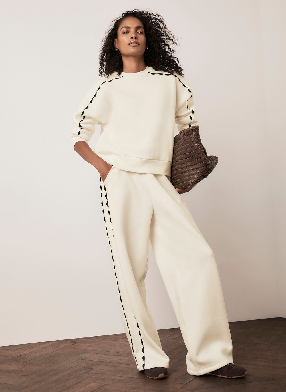 Cream Contrast Scallop Trim Sweatshirt