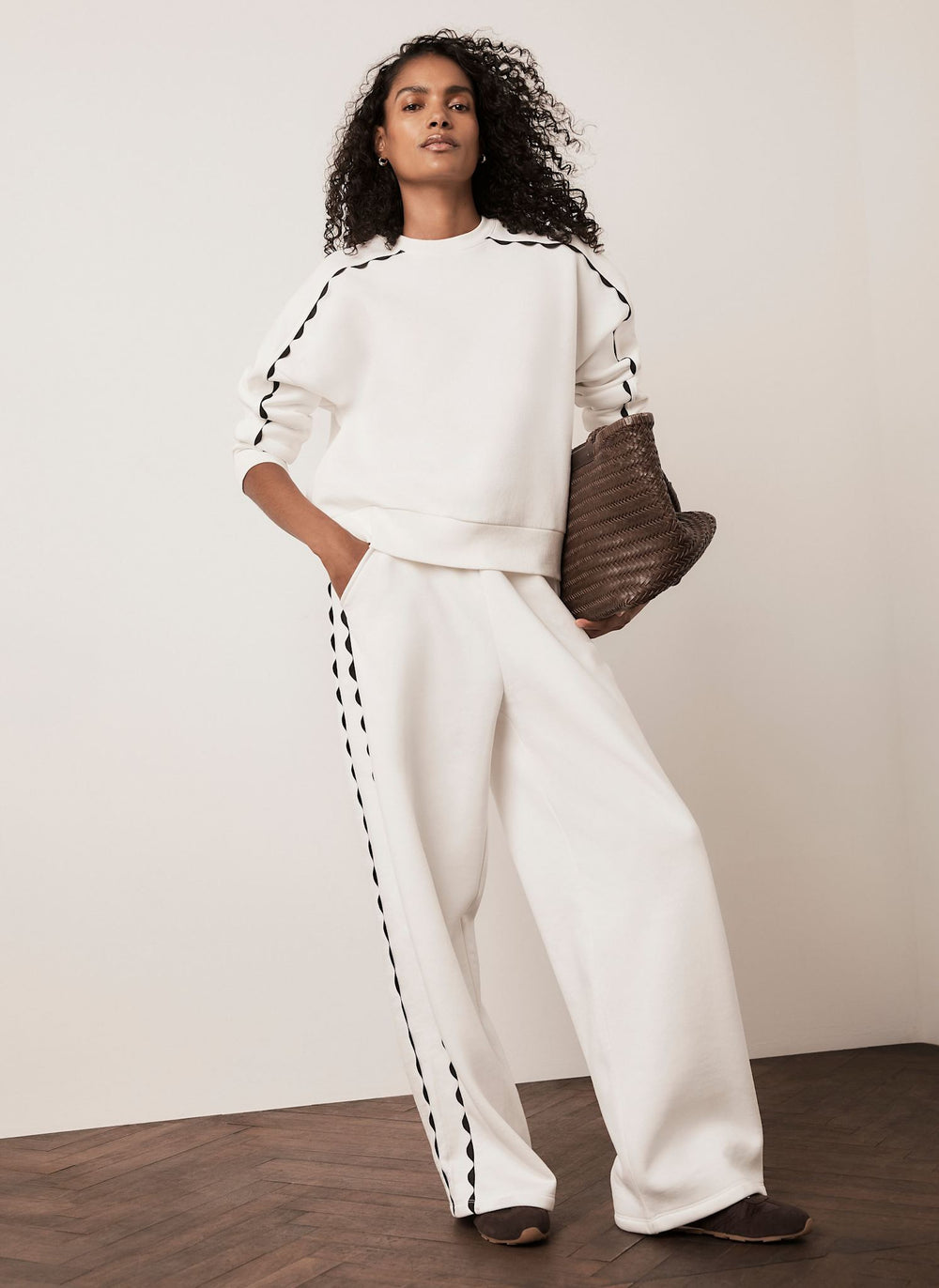 Cream Contrast Scallop Trim Sweatshirt