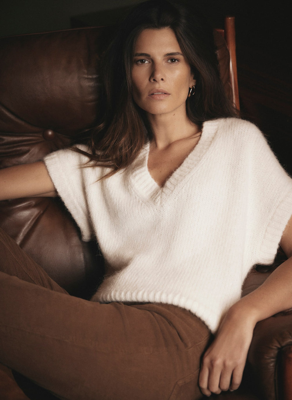 Cream V-Neck Sleeveless Knit Jumper