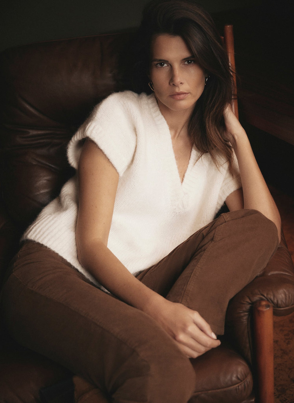Cream V-Neck Sleeveless Knit Jumper