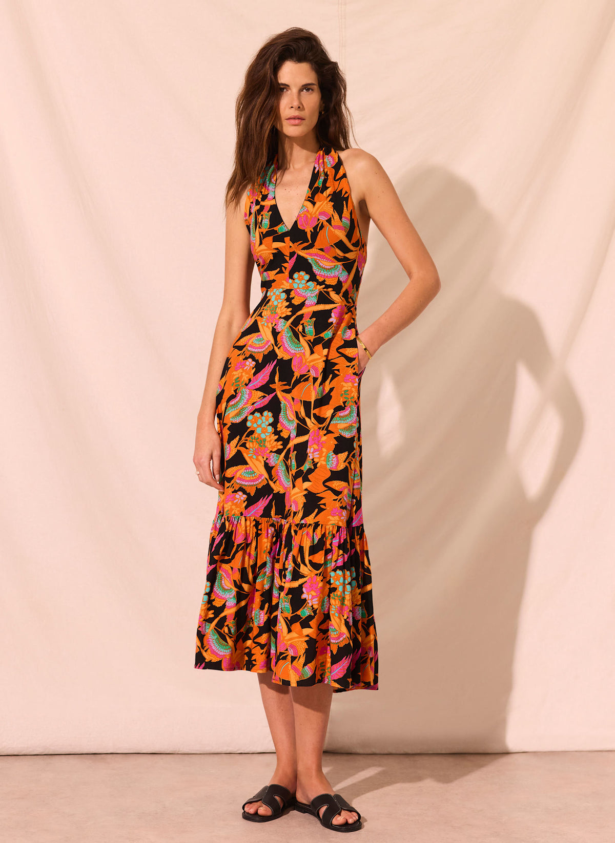 Mint Velvet Orange Floral Print Halter Midi Dress | Size M | Black | Sleeveless | Halter Neck Mint Velvet Orange Floral Print Halter Midi Dress | Size M | Black | Sleeveless | Halter Neck