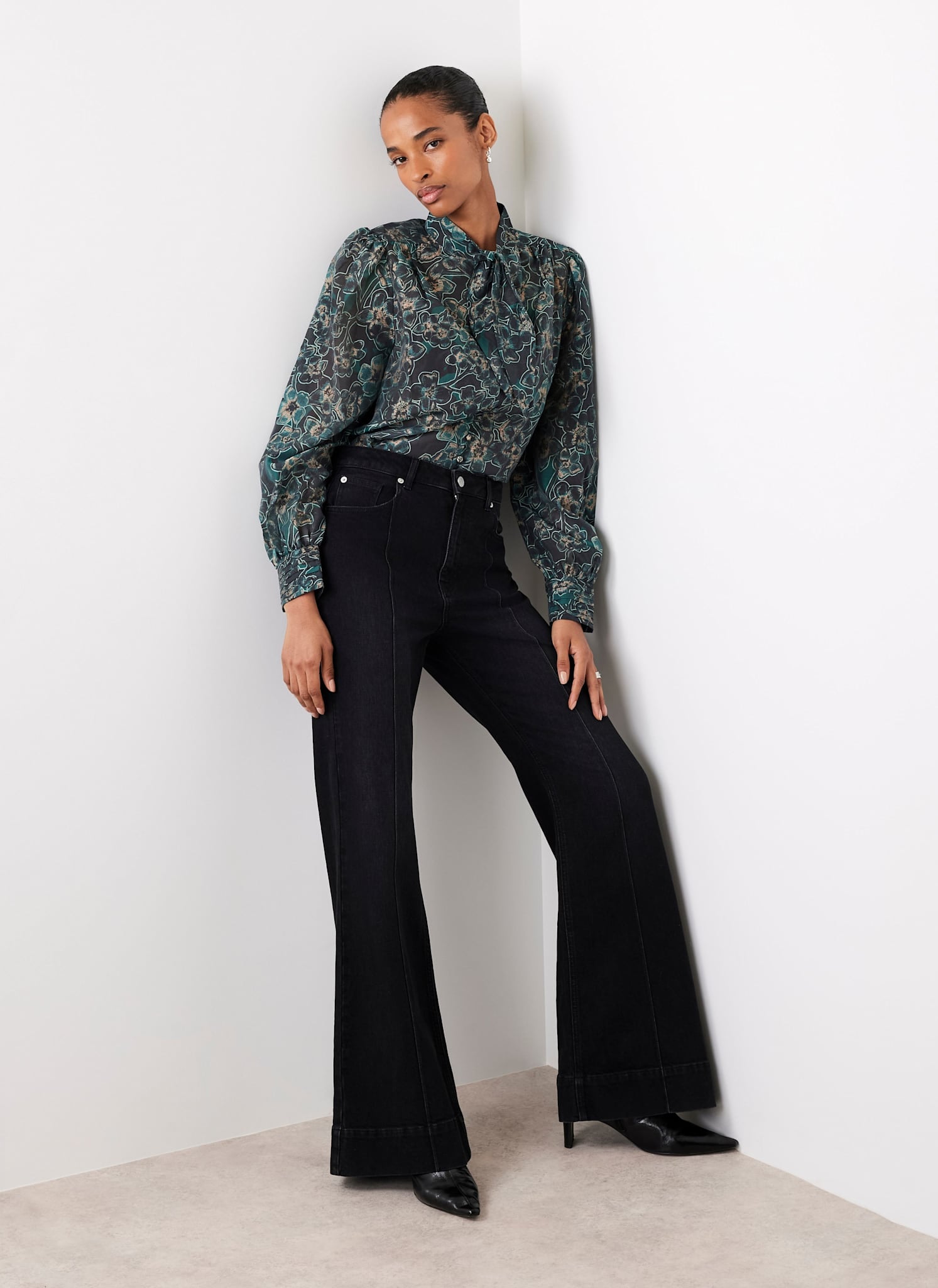 Green Floral Print Tie Neck Blouse – Mint Velvet