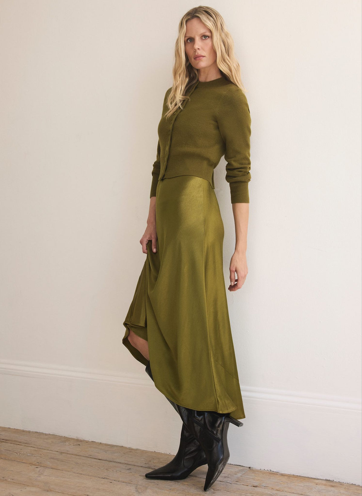 mint velvet dresses Navy Floral Print Midi Dress  Short bubble sleeves Women's Midi Dresses | Ladies