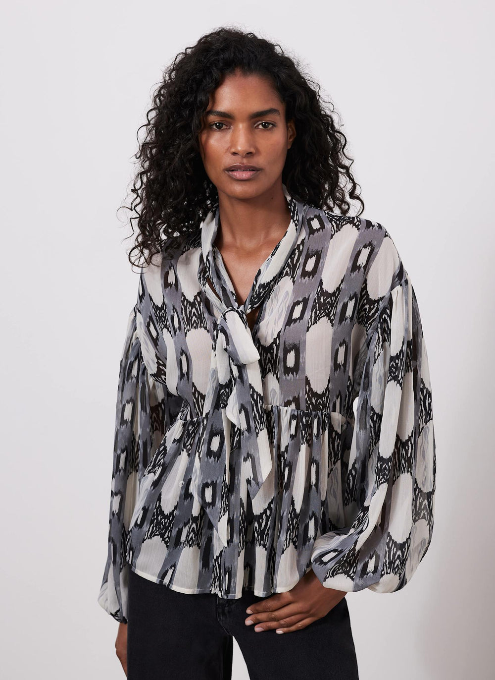 Grey Abstract Print Blouse – Mint Velvet