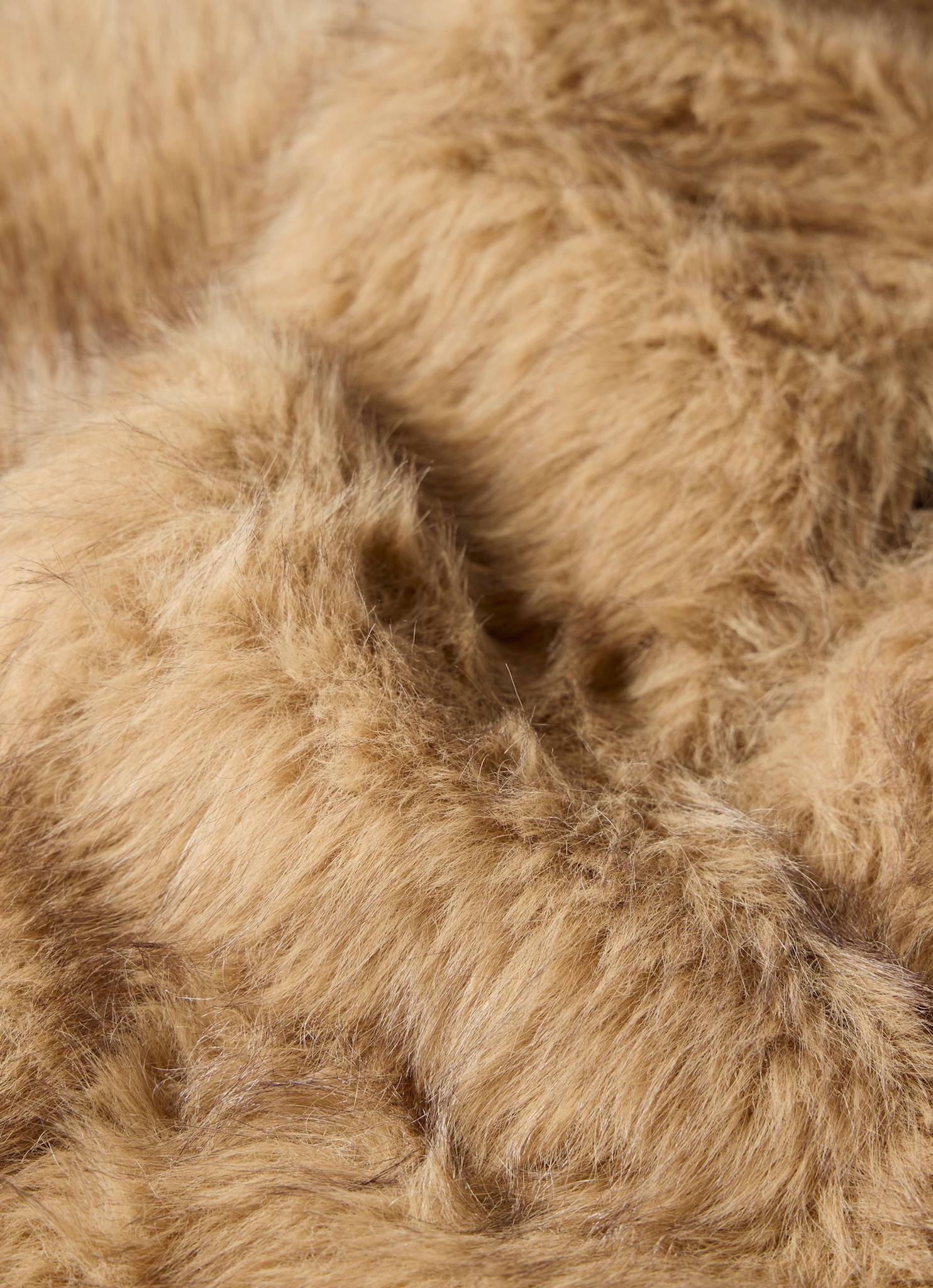 Neutral Faux Fur Scarf – Mint Velvet