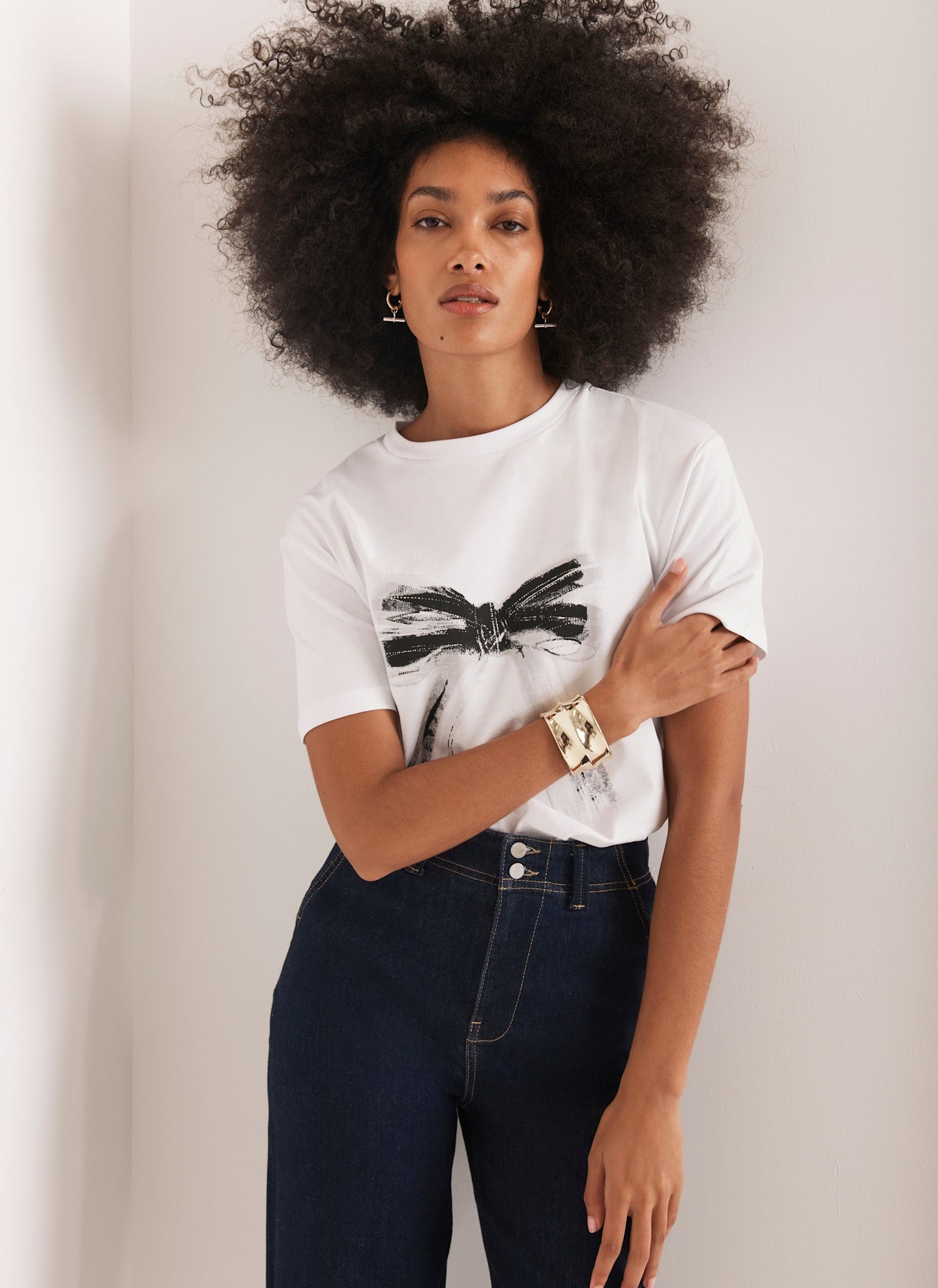 White Graphic Bow T-Shirt – Mint Velvet