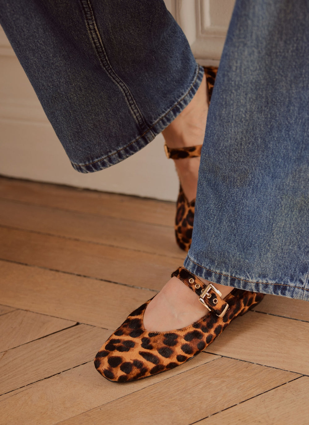 Bea Leopard Print Textured Ballet Pumps