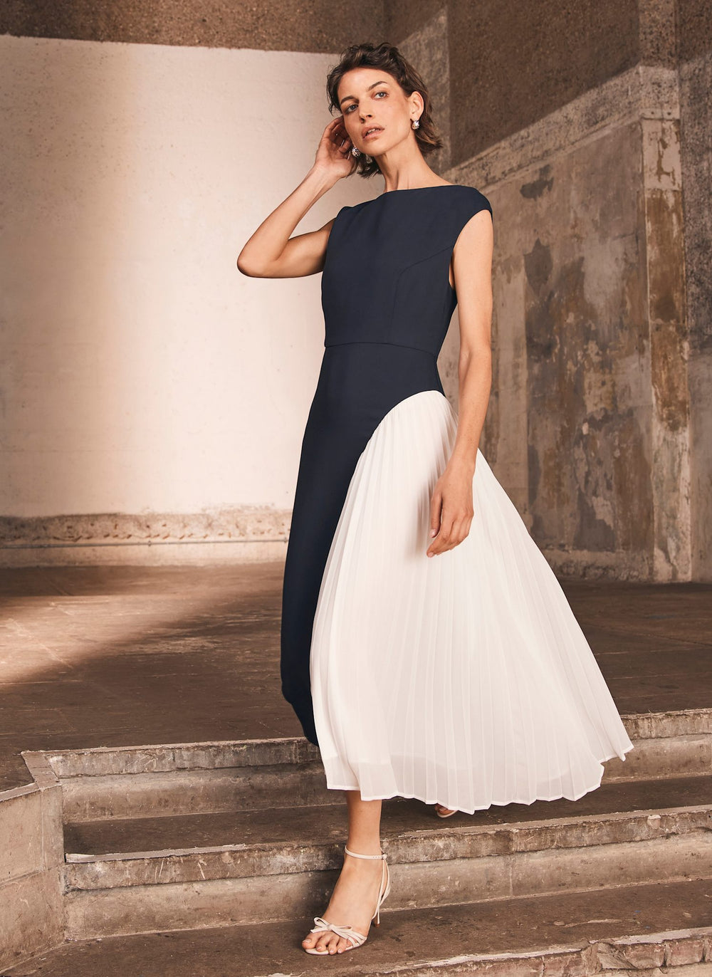 Navy Contrast Pleat Maxi Dress