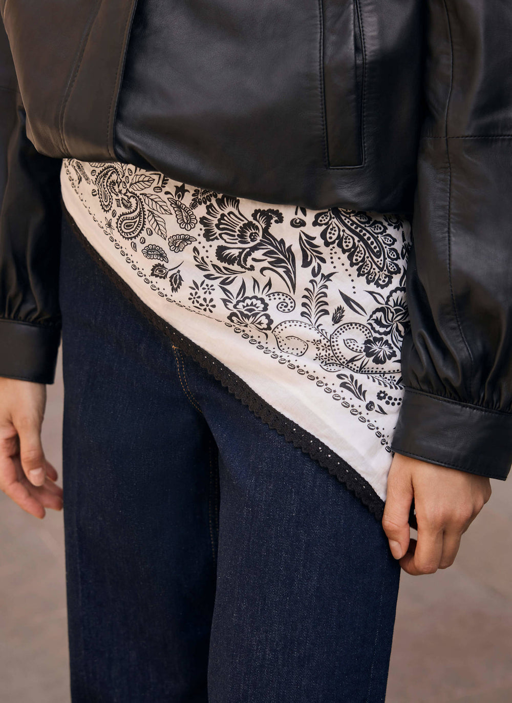 Pippa White Printed Neck Scarf