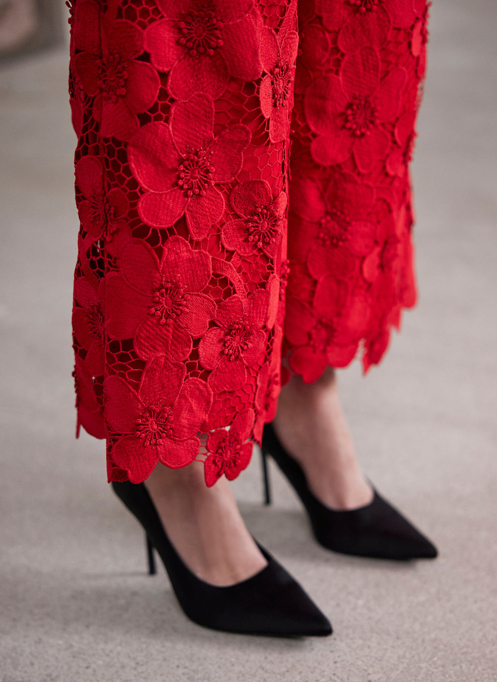 Red Lace Applique Cropped Trousers