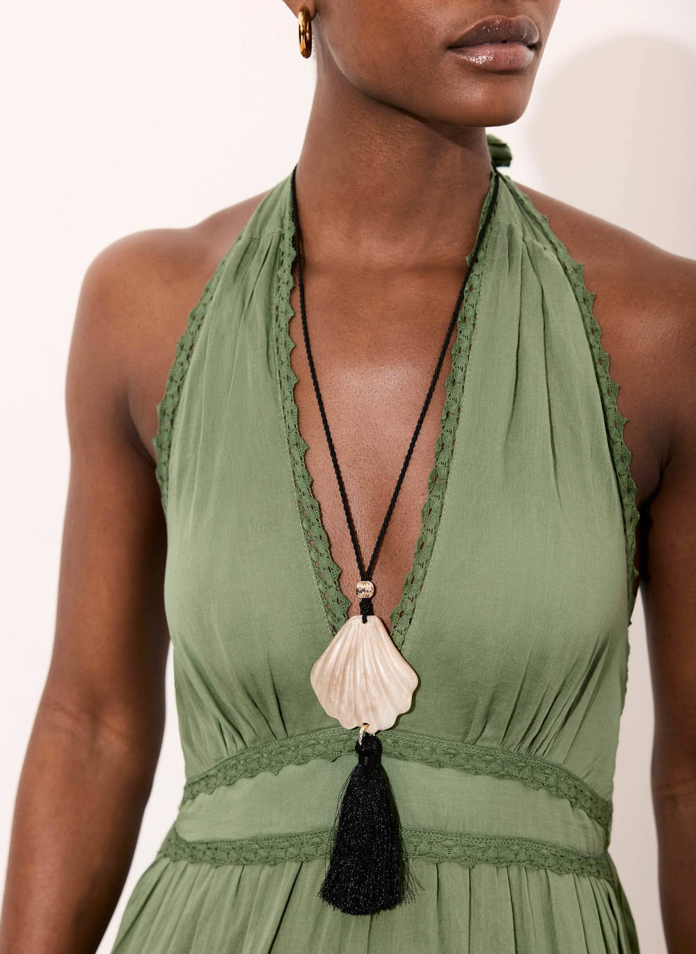 Shell Resin Tassel Pendant Necklace