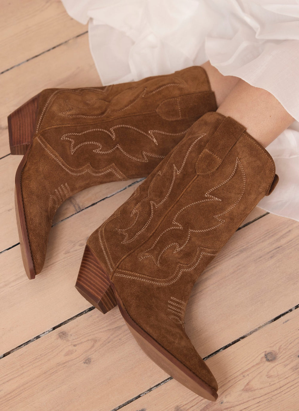 Sierra Tan Suede Cowboy Boots