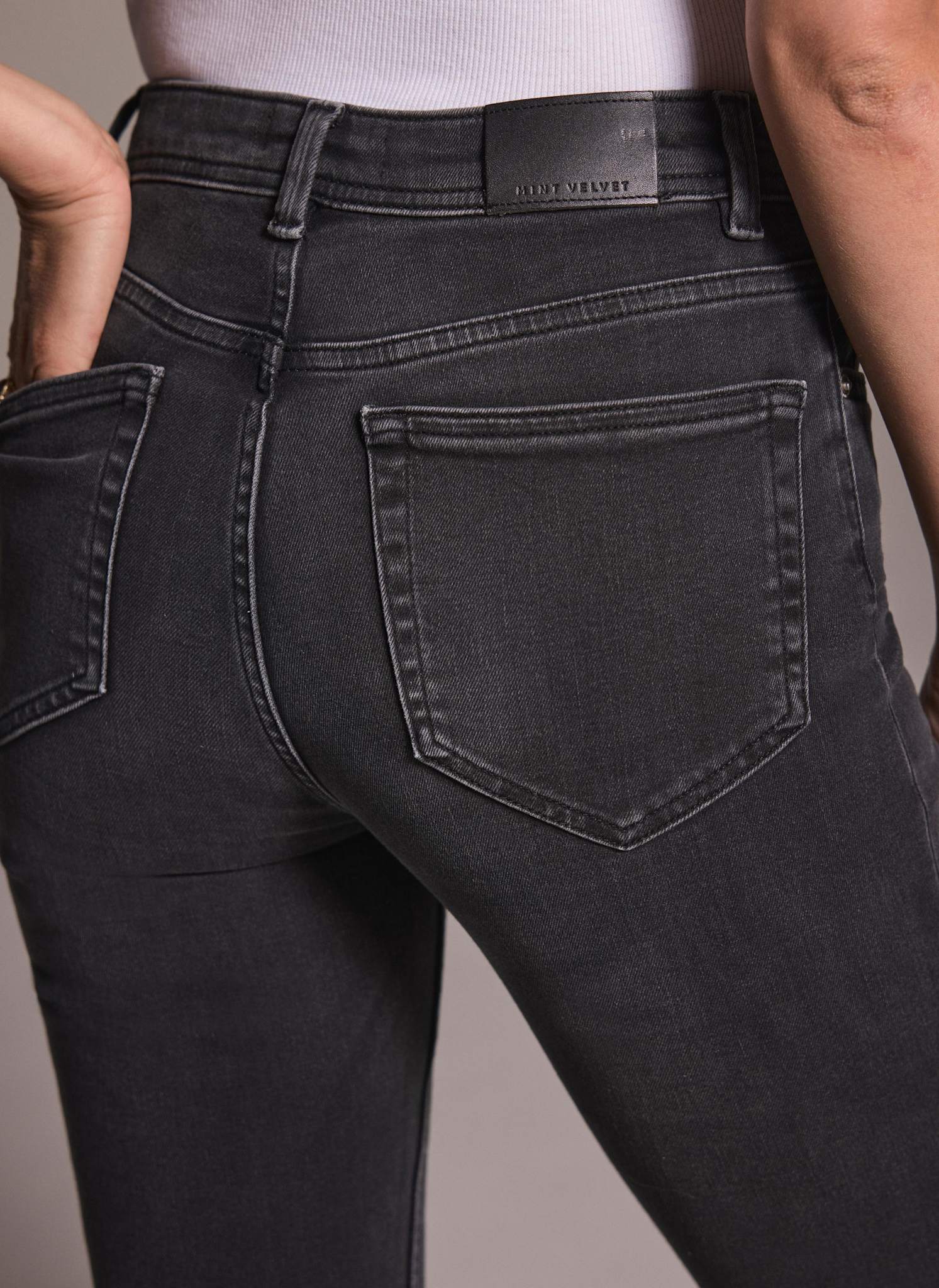 Washed Black Sculpting Skinny Jeans – Mint Velvet