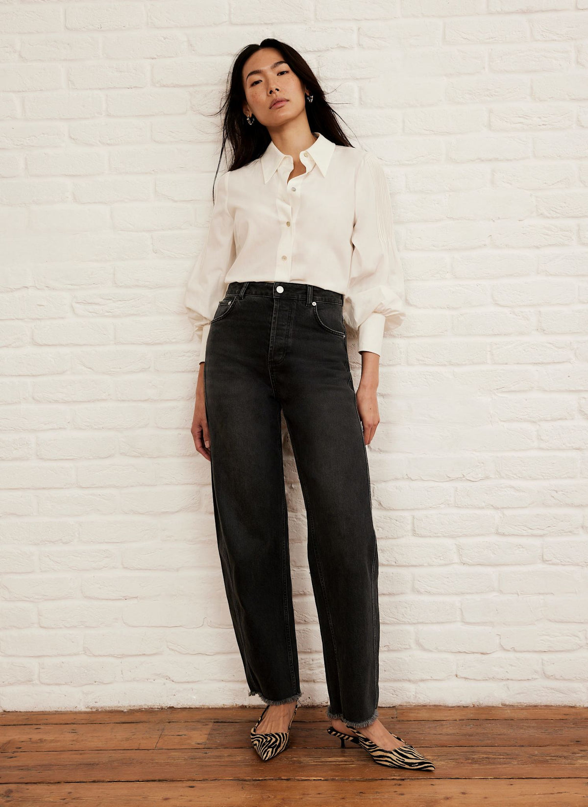 Mint Velvet Washed Black Barrel Leg Jeans | Size 8