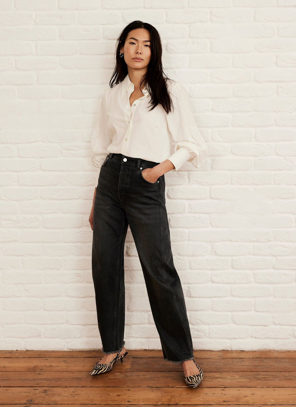 Mint Velvet Washed Black Barrel Leg Jeans | Size 8